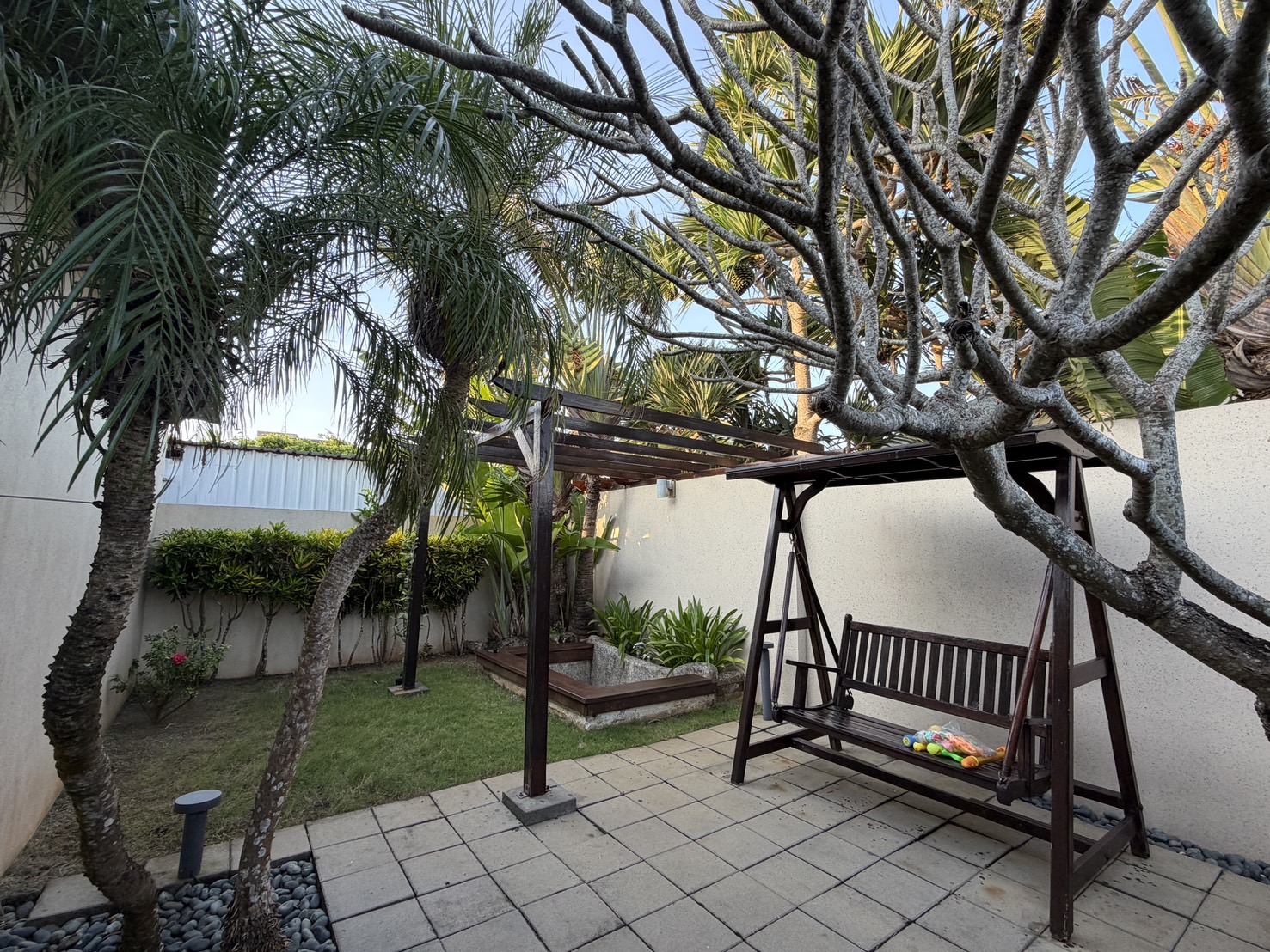 盤古拉渡假花園(民宿)